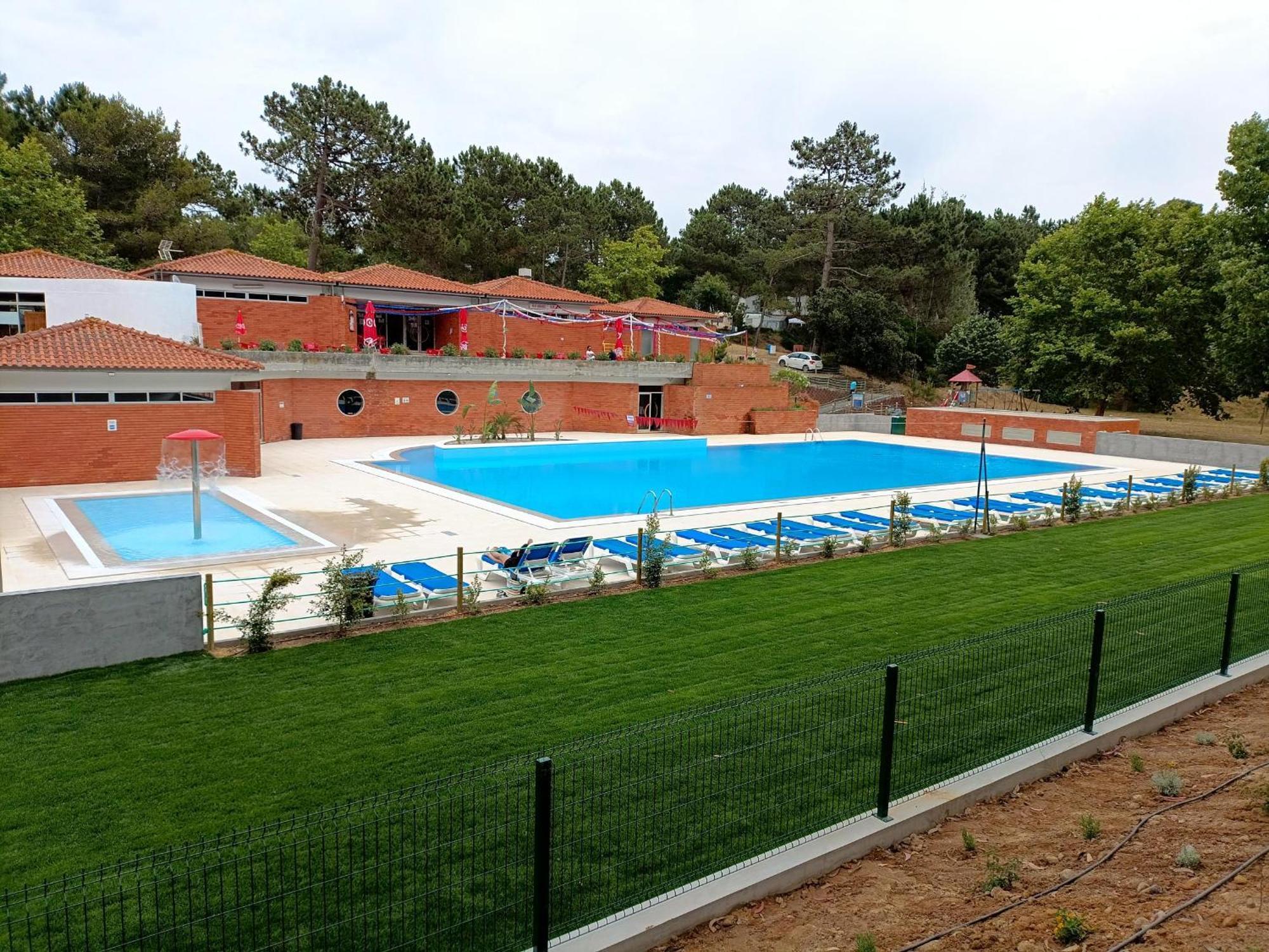 Parque De Campismo Orbitur Foz De Arelho. Hotel Foz do Arelho Ngoại thất bức ảnh